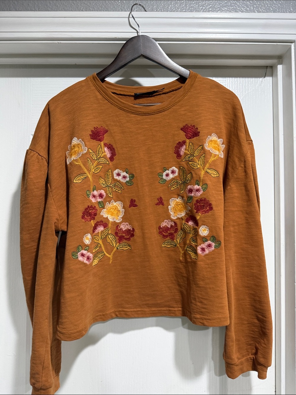 Blu Pepper Rust Floral Embroidered Sweatshirt